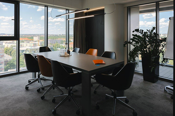 Fallstudie: ABB KNX Technologie in einem Büro im Hanza Tower, Polen