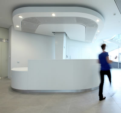 Die DALI-LED-Leuchten wurden über KNX PIRs und Wandschalter gesteuert.