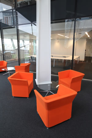 Das Gebäude ist sowohl Ausstellungszentrum als auch Arbeitsbüro für Siemens.
