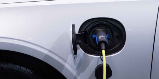 KNX IoT en KNX Classic: hoe laadpalen en opslagbatterijen geïntegreerd zijn