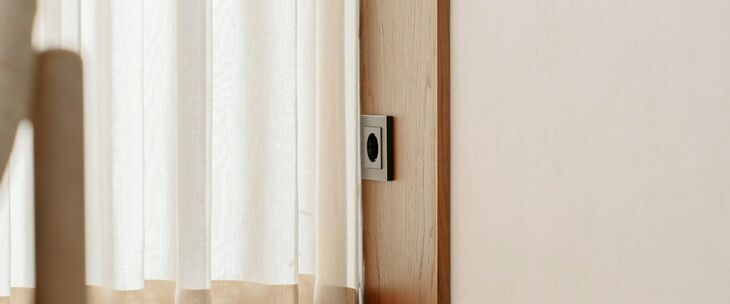 Smart plug or smart outlet? How to choose the most energy efficient power solution for your home