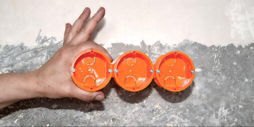 De inbouwdoos: een detail dat vaak over het hoofd gezien wordt, maar duur kan zijn om te veranderen