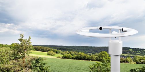 Weather station detects wind direction